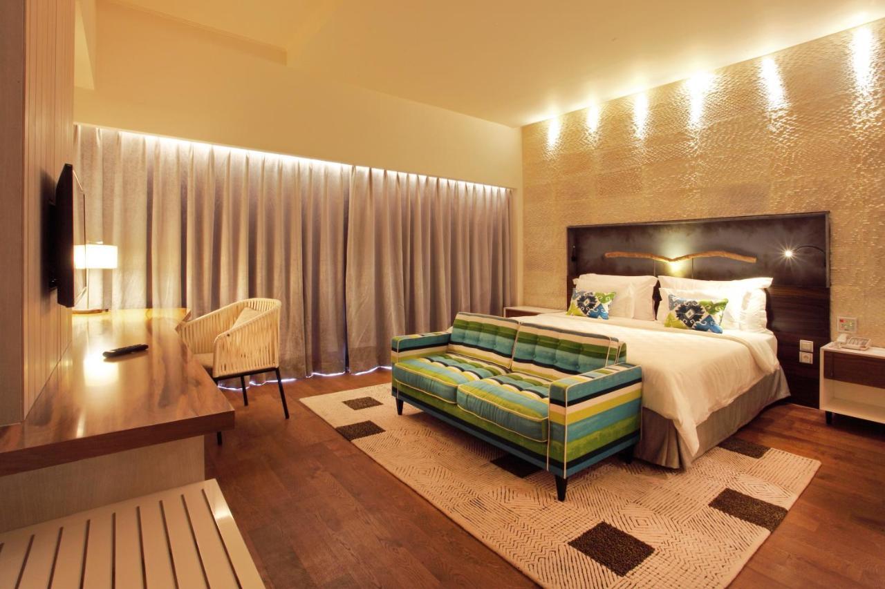 فندق تي إس سويتس سيمينياك بالي سمينياك المظهر الخارجي الصورة Deluxe Room