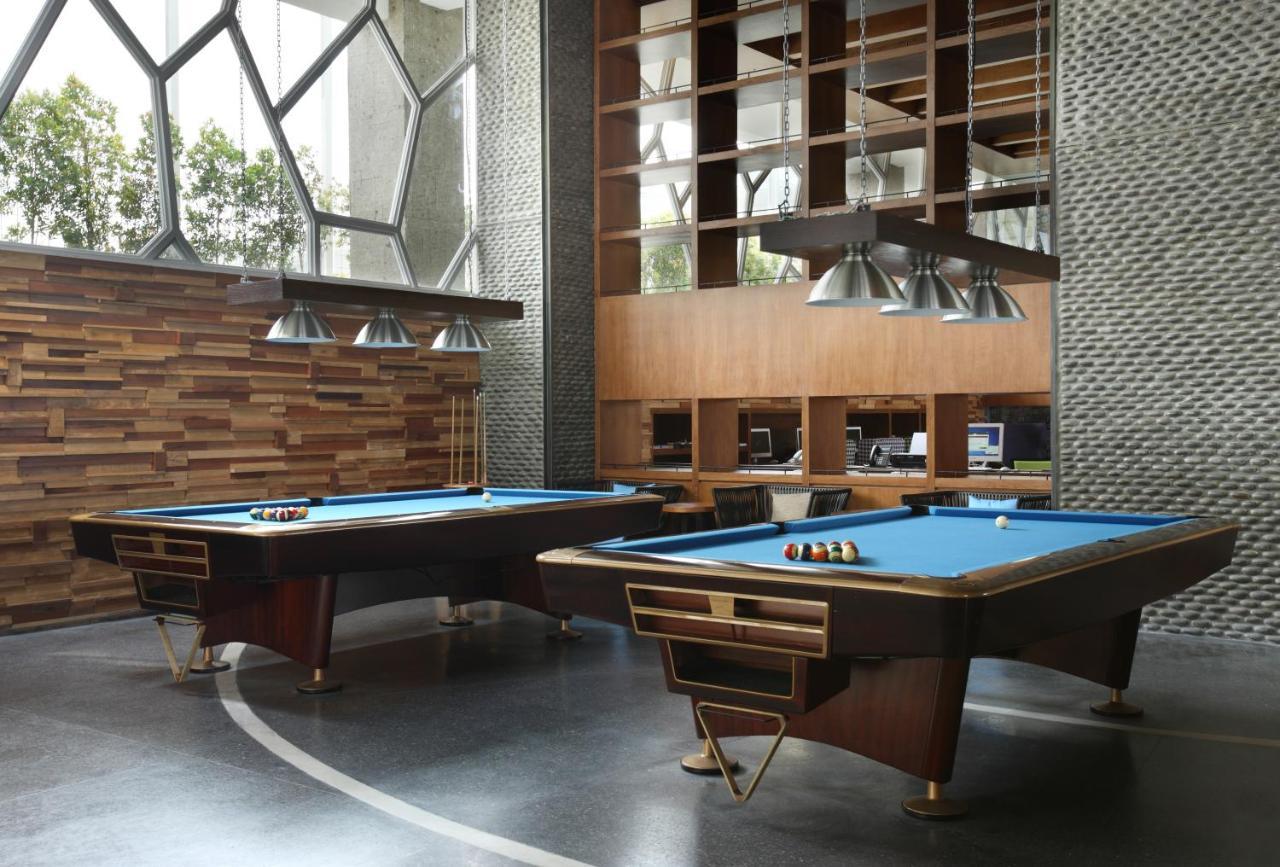 فندق تي إس سويتس سيمينياك بالي سمينياك المظهر الخارجي الصورة Billiard tables
