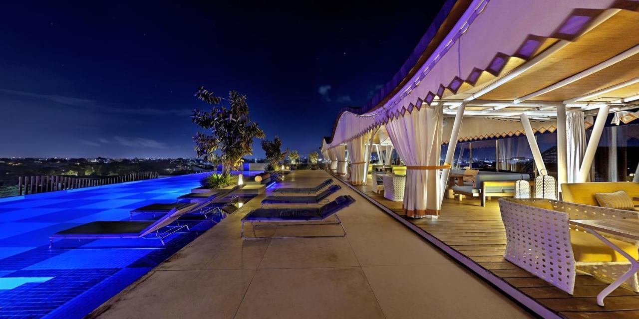 فندق تي إس سويتس سيمينياك بالي سمينياك المظهر الخارجي الصورة The pool at the rooftop